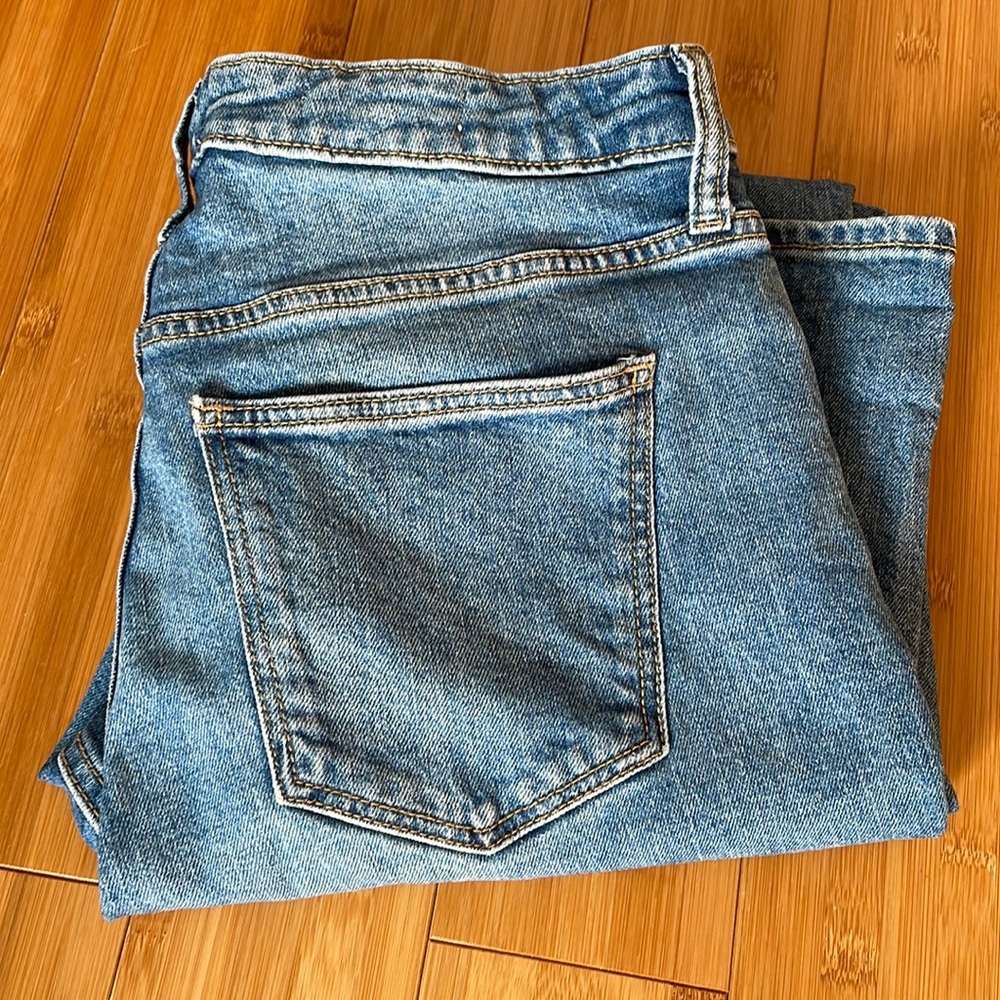 Universal Thread High Rise Slim Straight Jeans. Very Flattering!